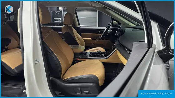 KIA CARNIVAL GASOLINE 7-SEATER SIGNATURE