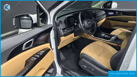 KIA CARNIVAL GASOLINE 7-SEATER SIGNATURE