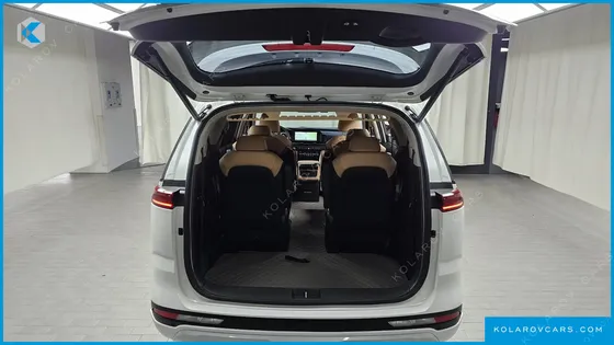 KIA CARNIVAL GASOLINE 9-SEATER NOBLESSE