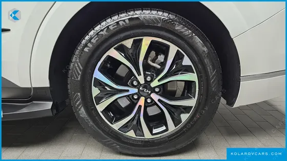 KIA CARNIVAL GASOLINE 9-SEATER NOBLESSE