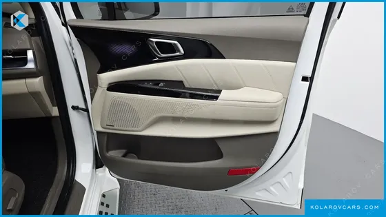 KIA CARNIVAL GASOLINE 9-SEATER HI-LIMOUSINE