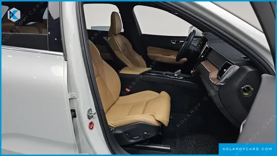 VOLVO XC60 B5 INSCRIPTION