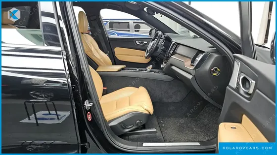 VOLVO XC60 B5 INSCRIPTION