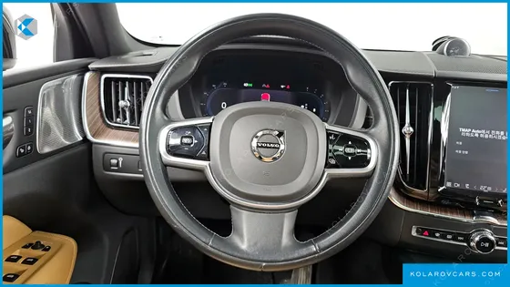 VOLVO XC60 B5 INSCRIPTION