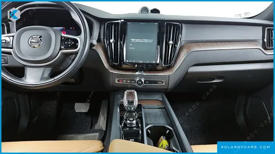 VOLVO XC60 B5 INSCRIPTION