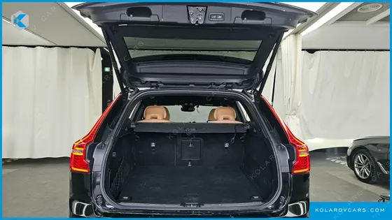 VOLVO XC60 B5 INSCRIPTION