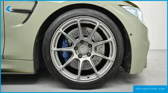 BMW M4 M4 COUPE