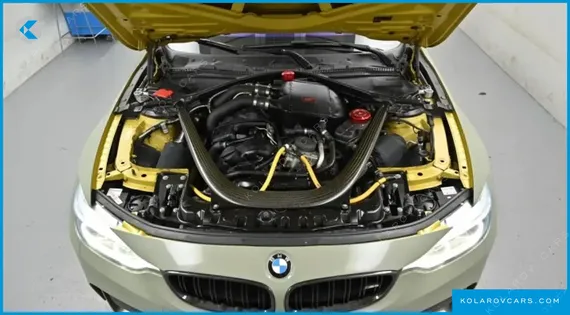 BMW M4 M4 COUPE