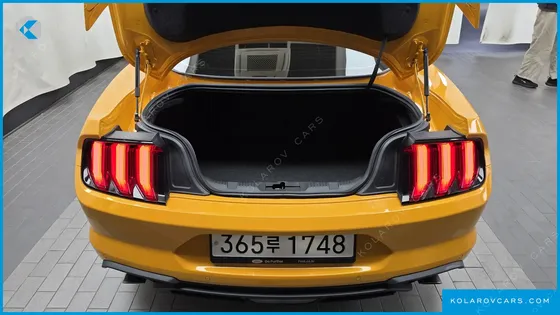 FORD MUSTANG COUPE