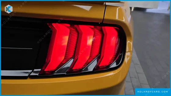 FORD MUSTANG COUPE