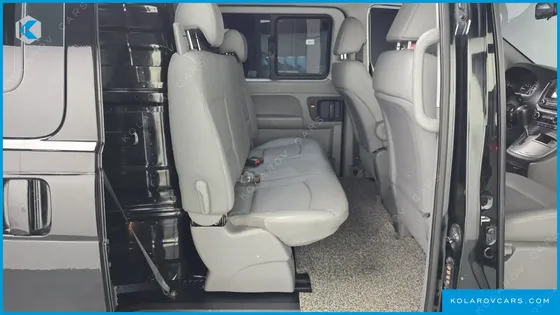 HYUNDAI STAREX VAN 5-SEATER