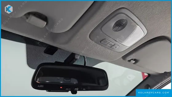 HYUNDAI STAREX VAN 5-SEATER