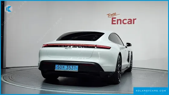 PORSCHE TAYCAN BASE