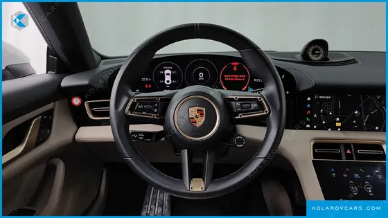PORSCHE TAYCAN BASE