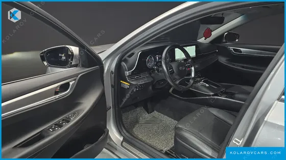 HYUNDAI GRANDEUR PREMIUM
