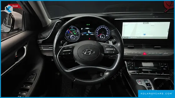 HYUNDAI GRANDEUR PREMIUM