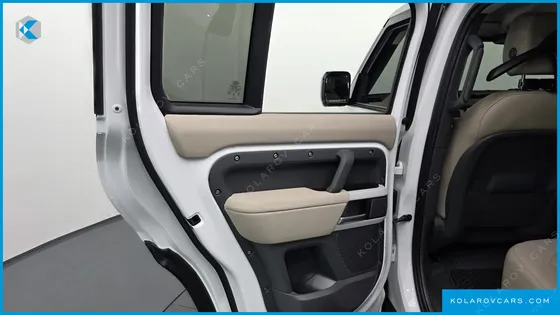 LAND ROVER DEFENDER 110 D250 SE