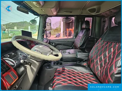 HYUNDAI MEGA TRUCK GOLD