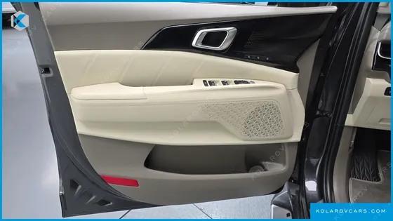 KIA CARNIVAL 7-SEATER SIGNATURE