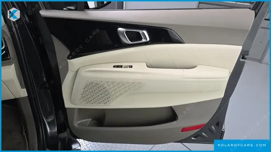 KIA CARNIVAL 7-SEATER SIGNATURE