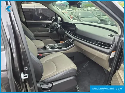 KIA CARNIVAL HEV 9 SEATER PRESTIGE