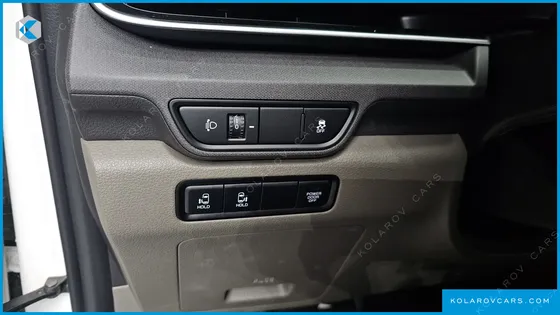 KIA CARNIVAL HEV 9 SEATER PRESTIGE