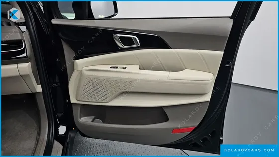 KIA CARNIVAL 9-SEATER HI LIMOUSINE