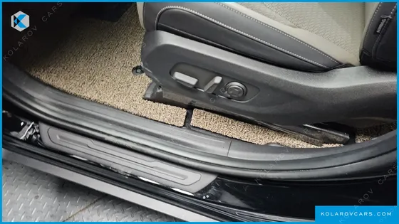 KIA CARNIVAL HEV 9 SEATER X LINE