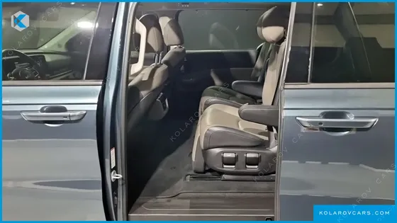 KIA CARNIVAL 7-SEATER NOBLESSE