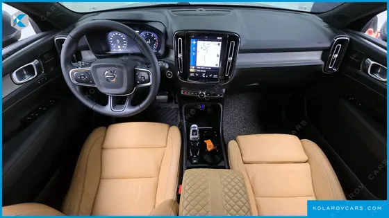 VOLVO XC40 B4 INSCRIPTION