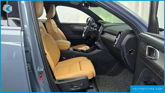 VOLVO XC40 B4 INSCRIPTION