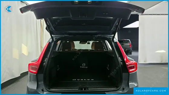 VOLVO XC40 B4 INSCRIPTION