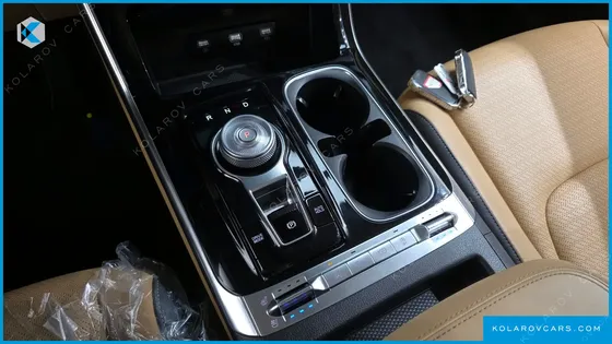 KIA CARNIVAL 9-SEATER SIGNATURE