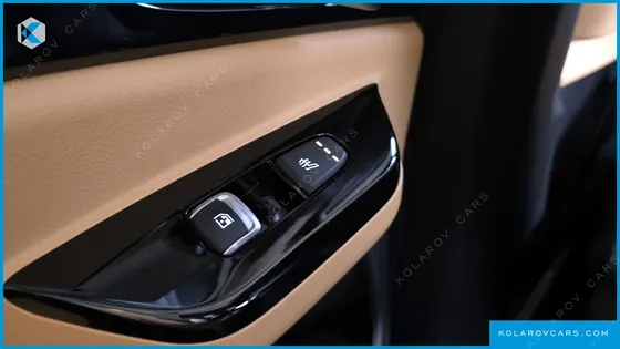 KIA CARNIVAL 9-SEATER SIGNATURE
