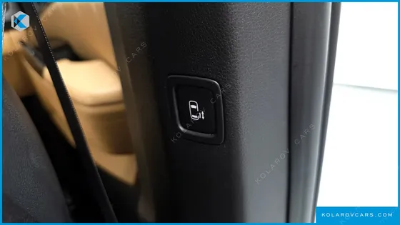 KIA CARNIVAL 9-SEATER SIGNATURE
