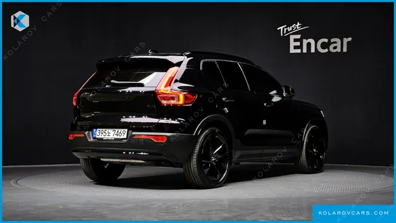 VOLVO XC40 B4 BLACK EDITION