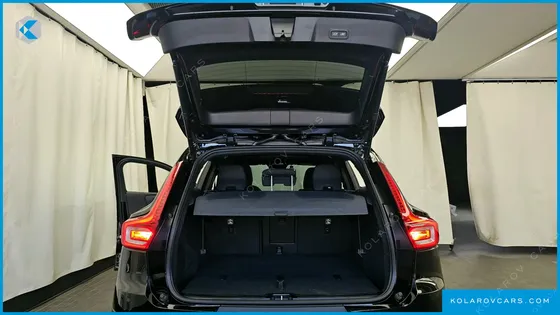 VOLVO XC40 B4 BLACK EDITION