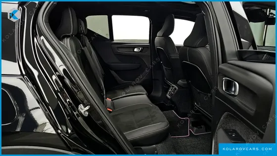 VOLVO XC40 B4 BLACK EDITION