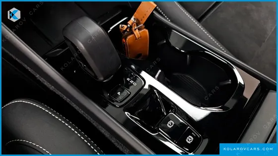 VOLVO XC40 B4 BLACK EDITION