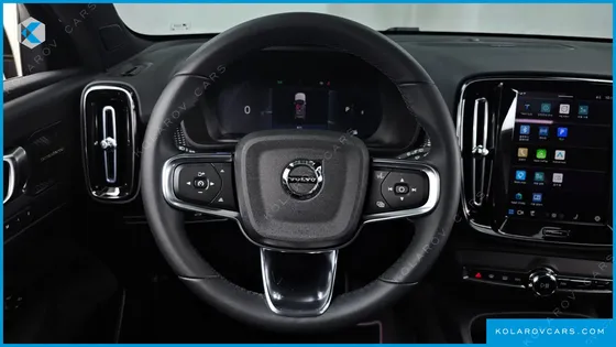 VOLVO XC40 B4 BLACK EDITION