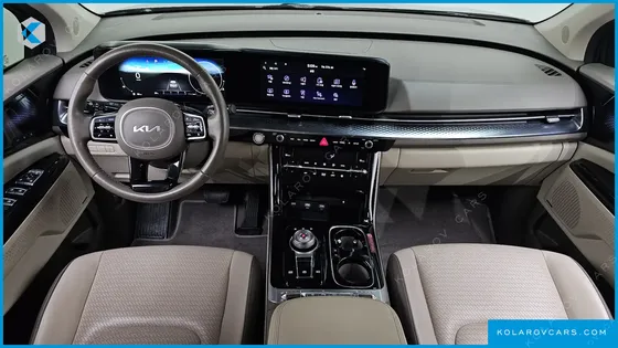 KIA CARNIVAL GASOLINE 4-SEATER HI-LIMOUSINE