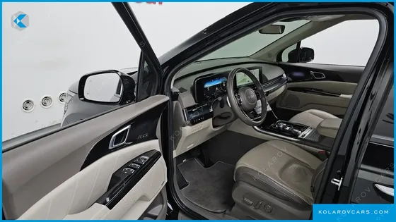 KIA CARNIVAL GASOLINE 4-SEATER HI-LIMOUSINE