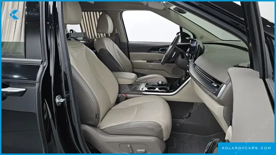 KIA CARNIVAL GASOLINE 4-SEATER HI-LIMOUSINE