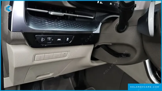 KIA CARNIVAL GASOLINE 4-SEATER HI-LIMOUSINE