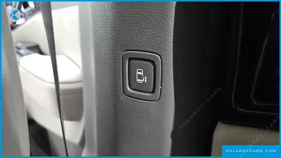 KIA CARNIVAL GASOLINE 4-SEATER HI-LIMOUSINE