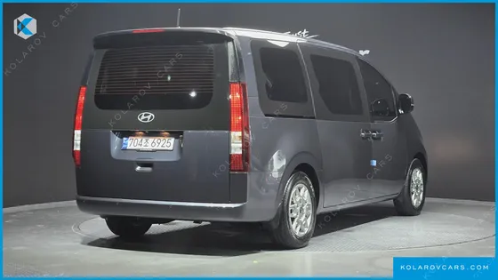 HYUNDAI STARIA TOURER 11-SEATER