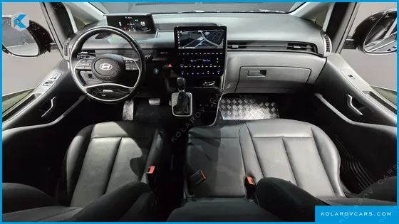HYUNDAI STARIA TOURER 11-SEATER