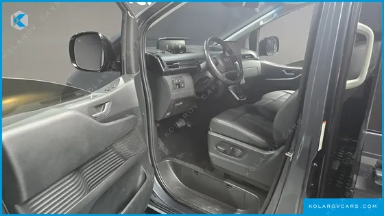 HYUNDAI STARIA TOURER 11-SEATER