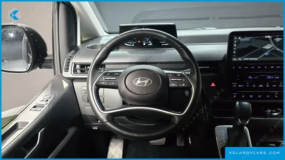 HYUNDAI STARIA TOURER 11-SEATER