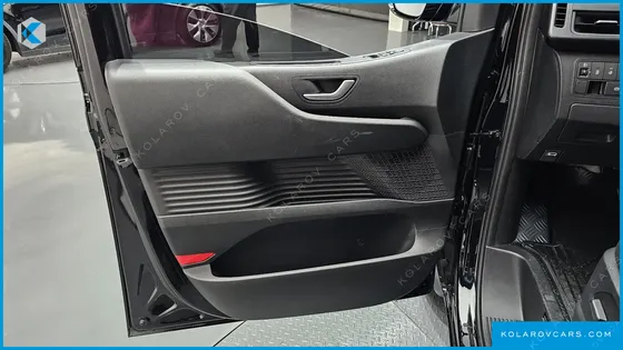 HYUNDAI STARIA CARGO 5-SEATER